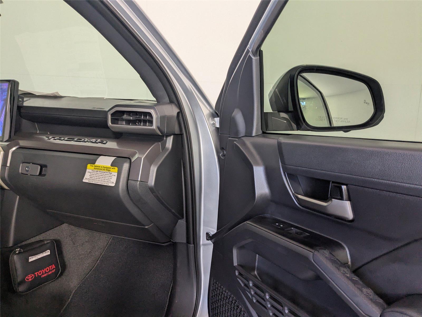 2025 Toyota Tacoma TRD photo 2