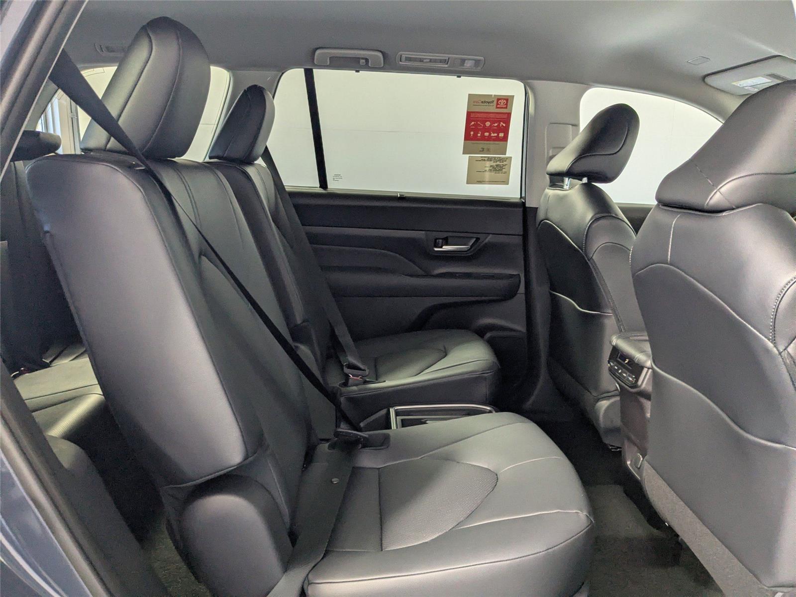 2026 Toyota Grand Highlander XLE photo 2
