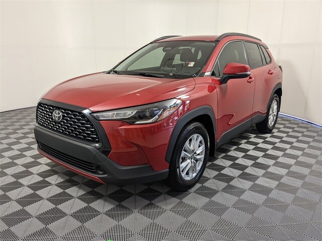 2024 Toyota Corolla Cross LE photo 2