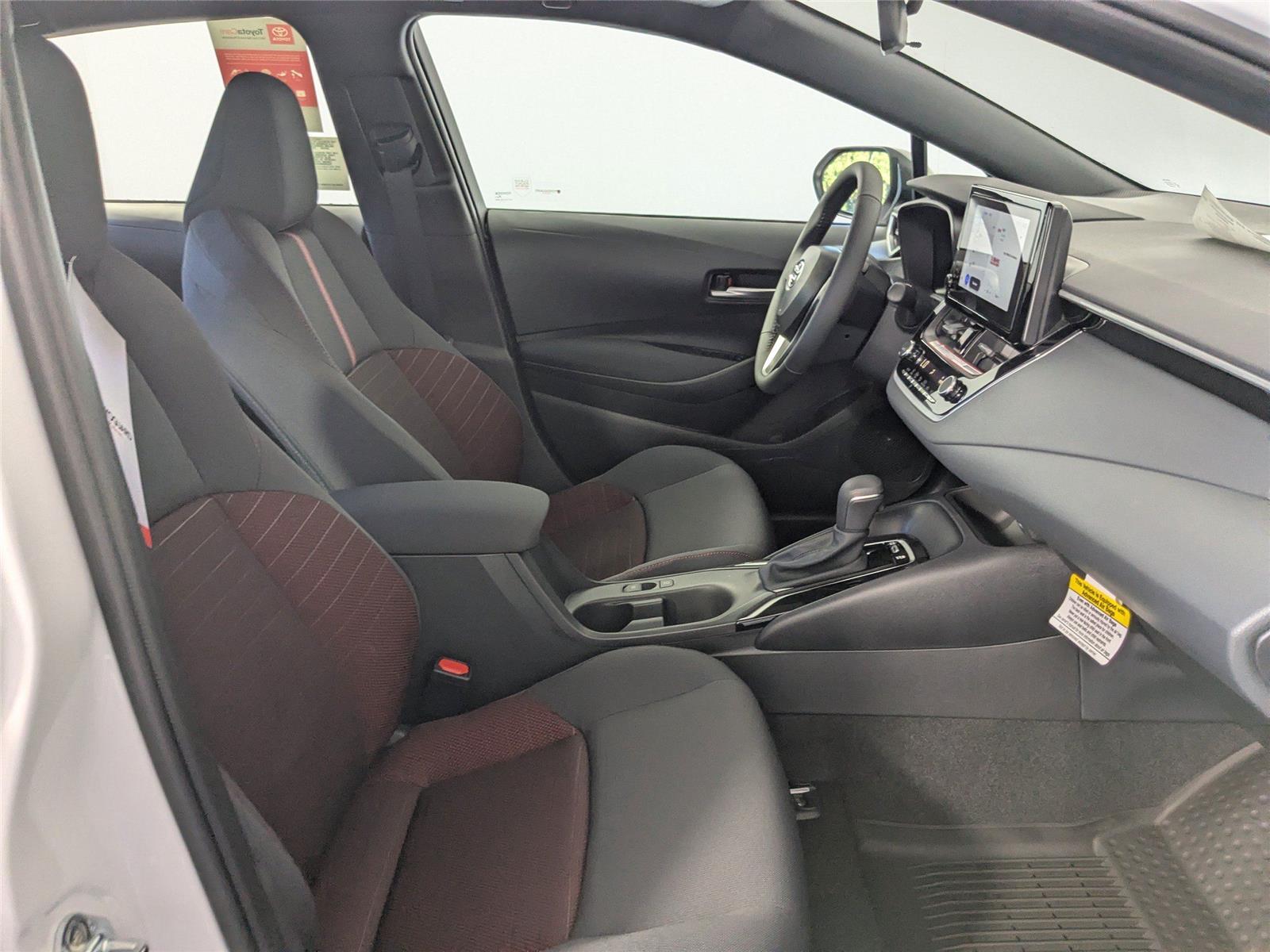 2026 Toyota Corolla SE photo 3