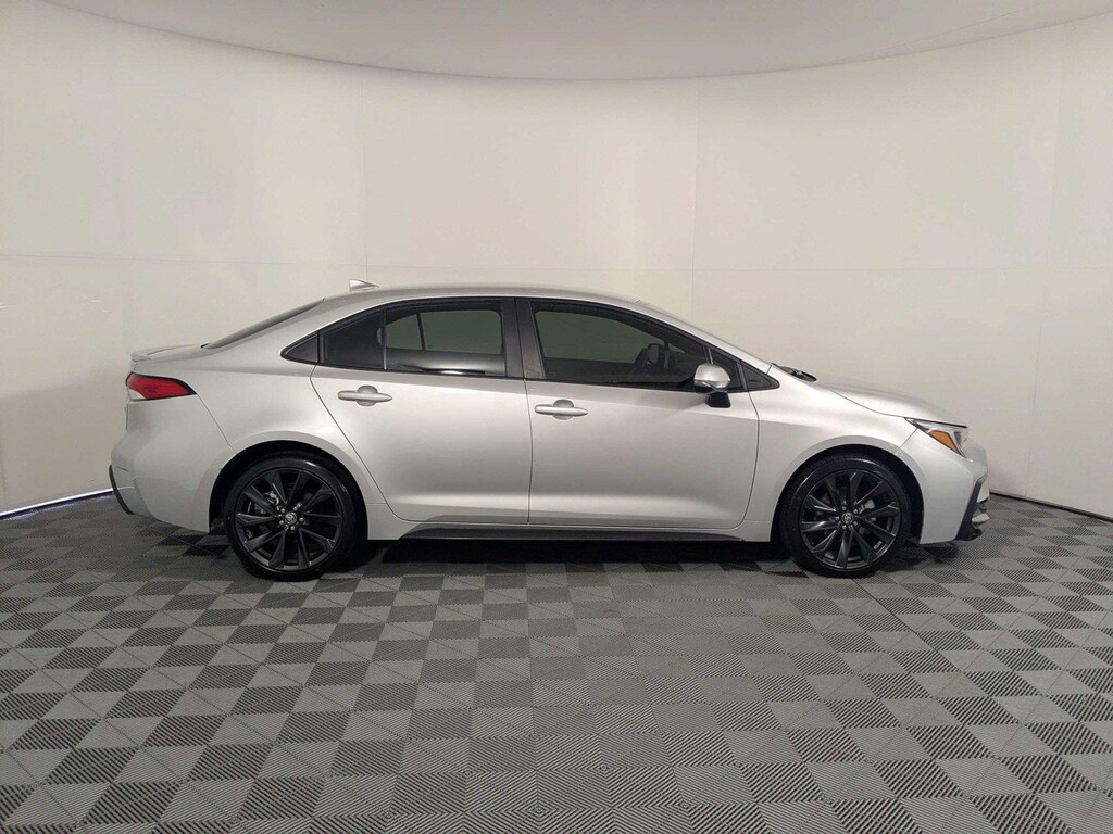 Used 2024 Toyota Corolla SE Sedan