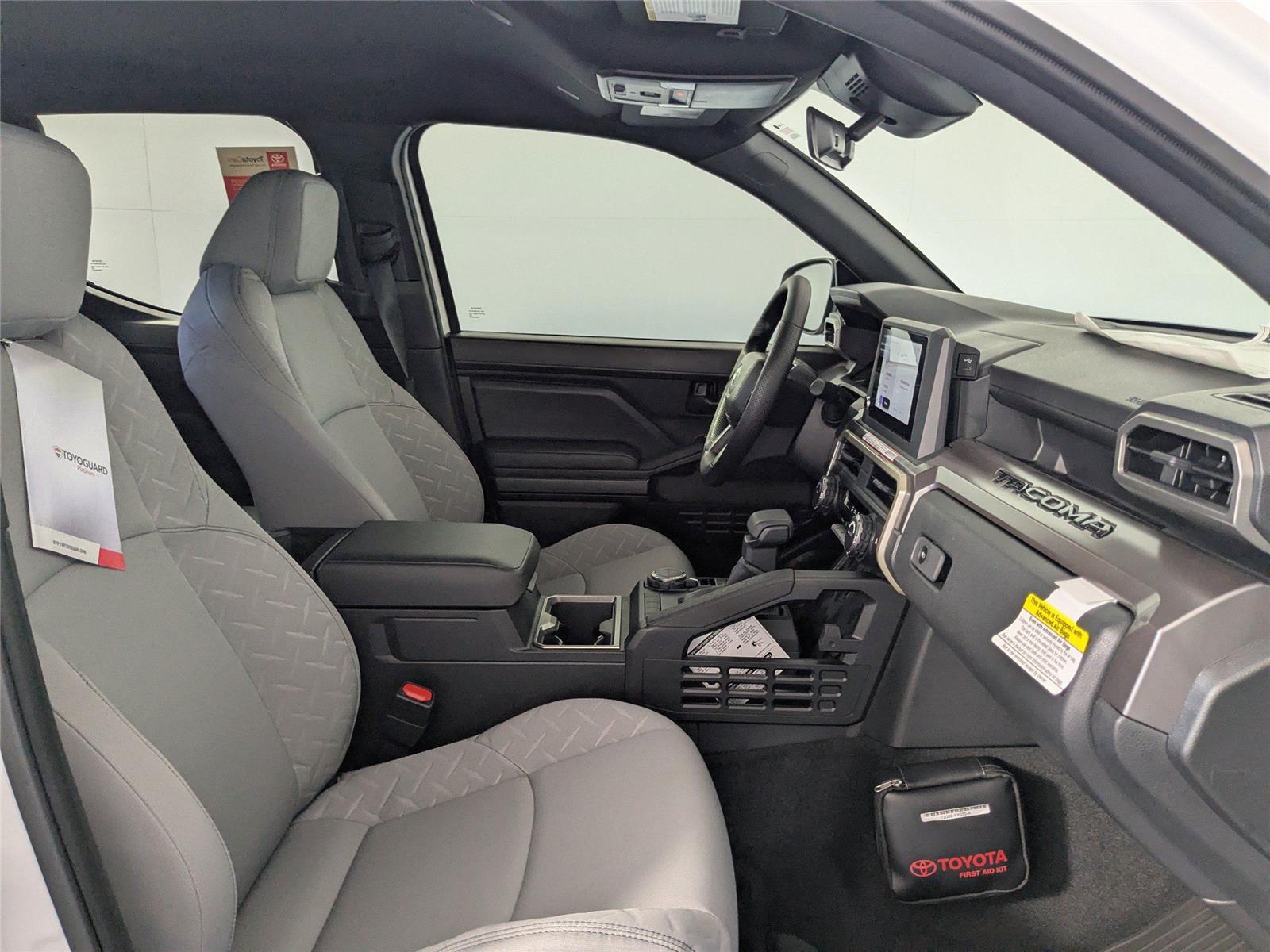 2025 Toyota Tacoma SR5 photo 3
