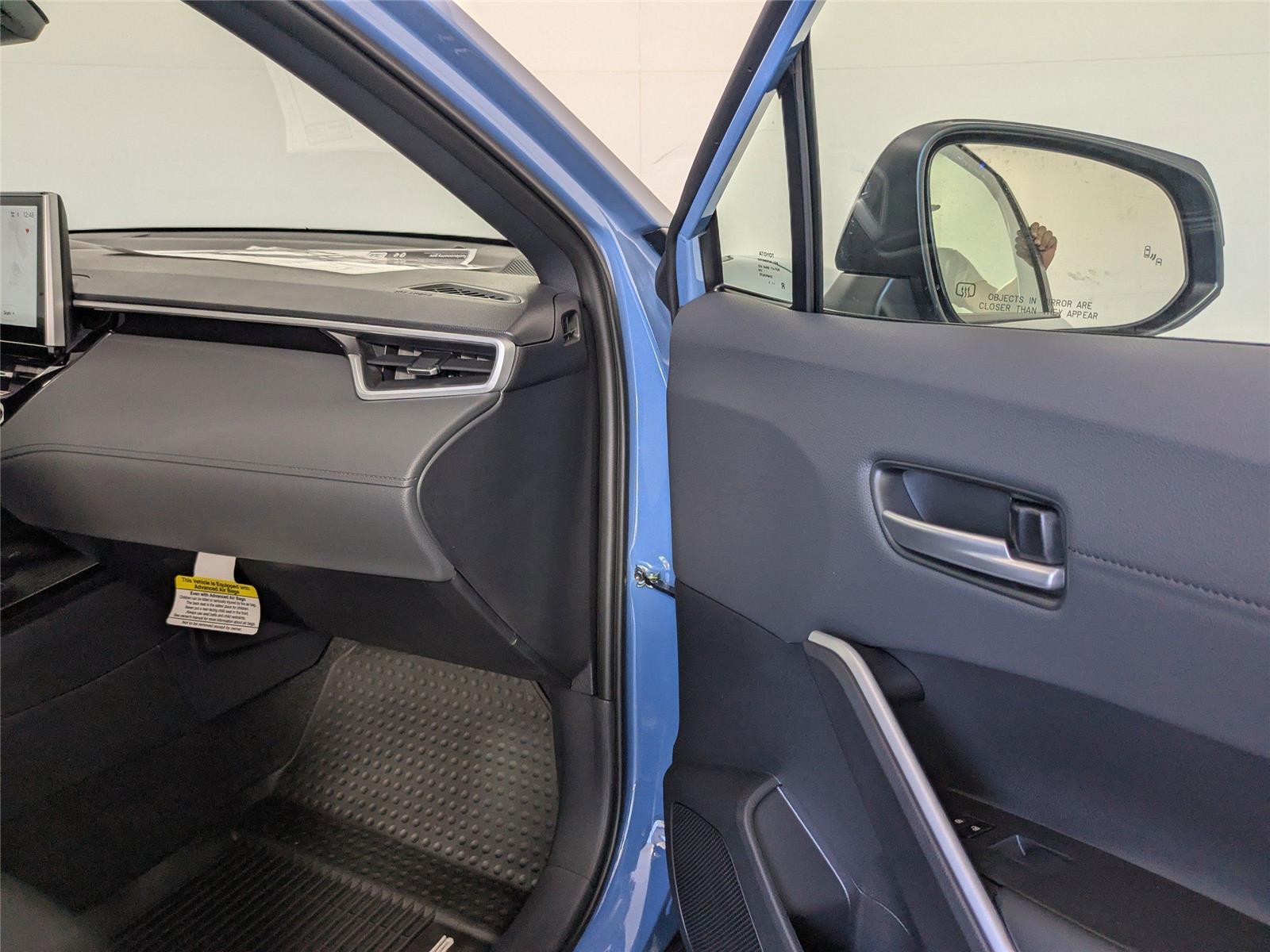 2026 Toyota Corolla Hybrid XSE photo 3