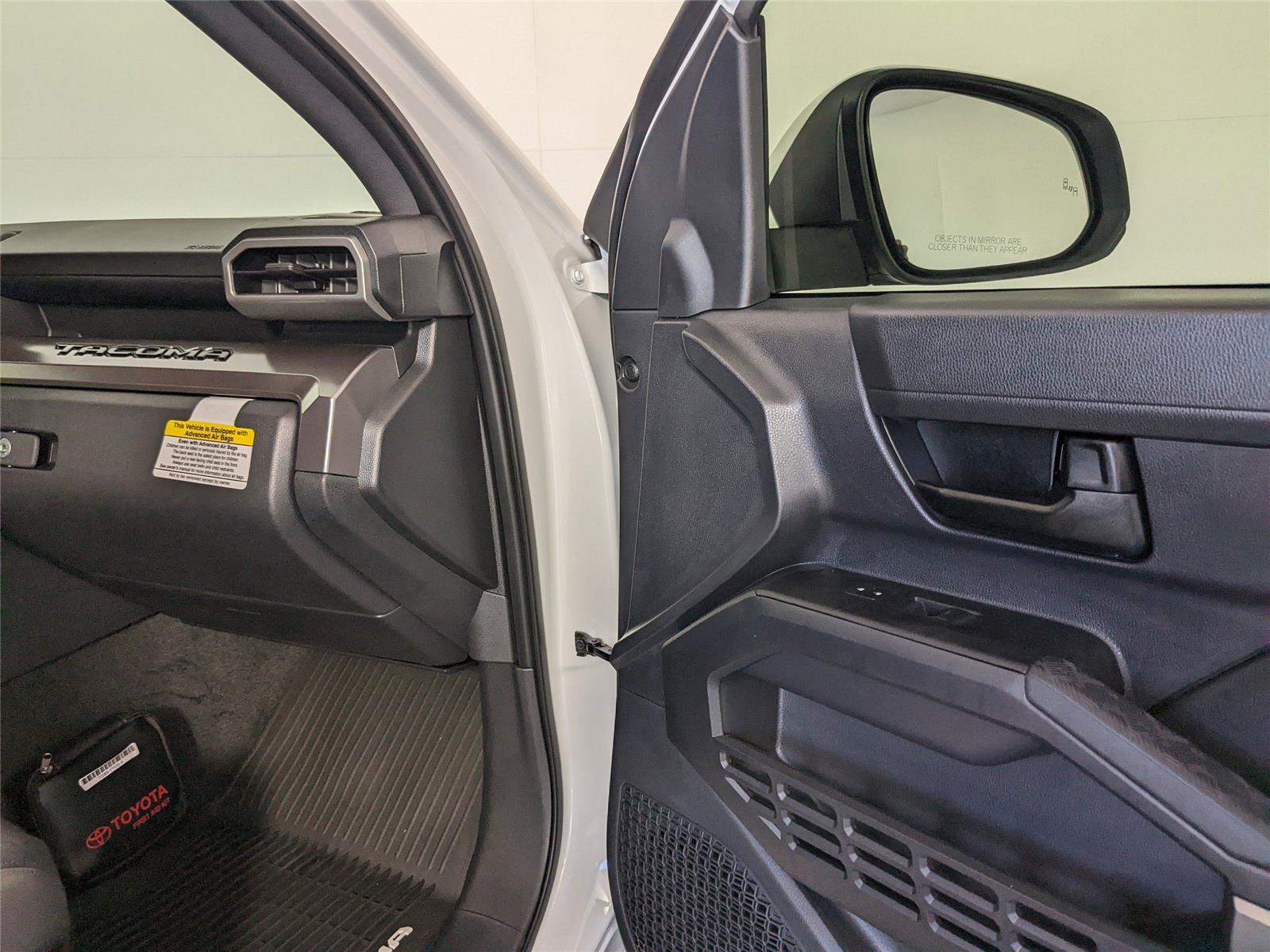 2025 Toyota Tacoma SR5 Double Cab photo 3