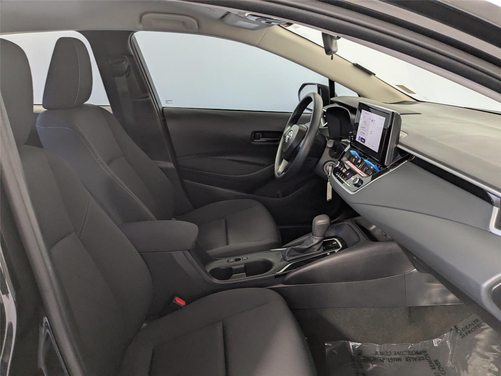 2024 Toyota Corolla LE photo 3