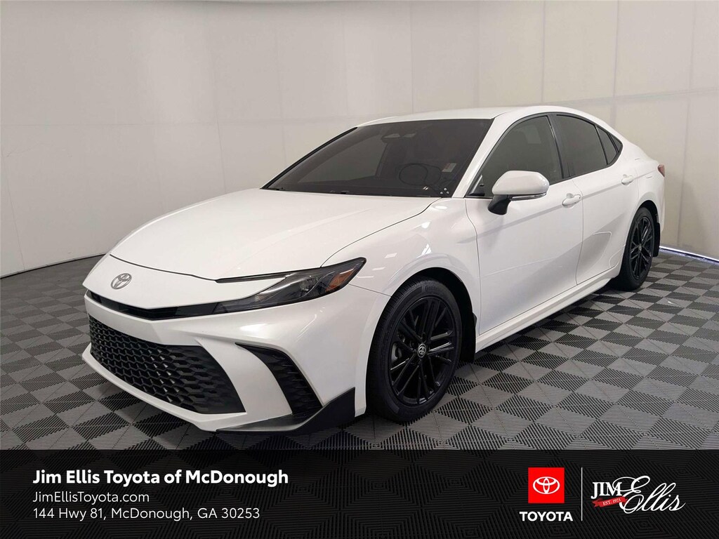 Used 2025 Toyota Camry SE Sedan