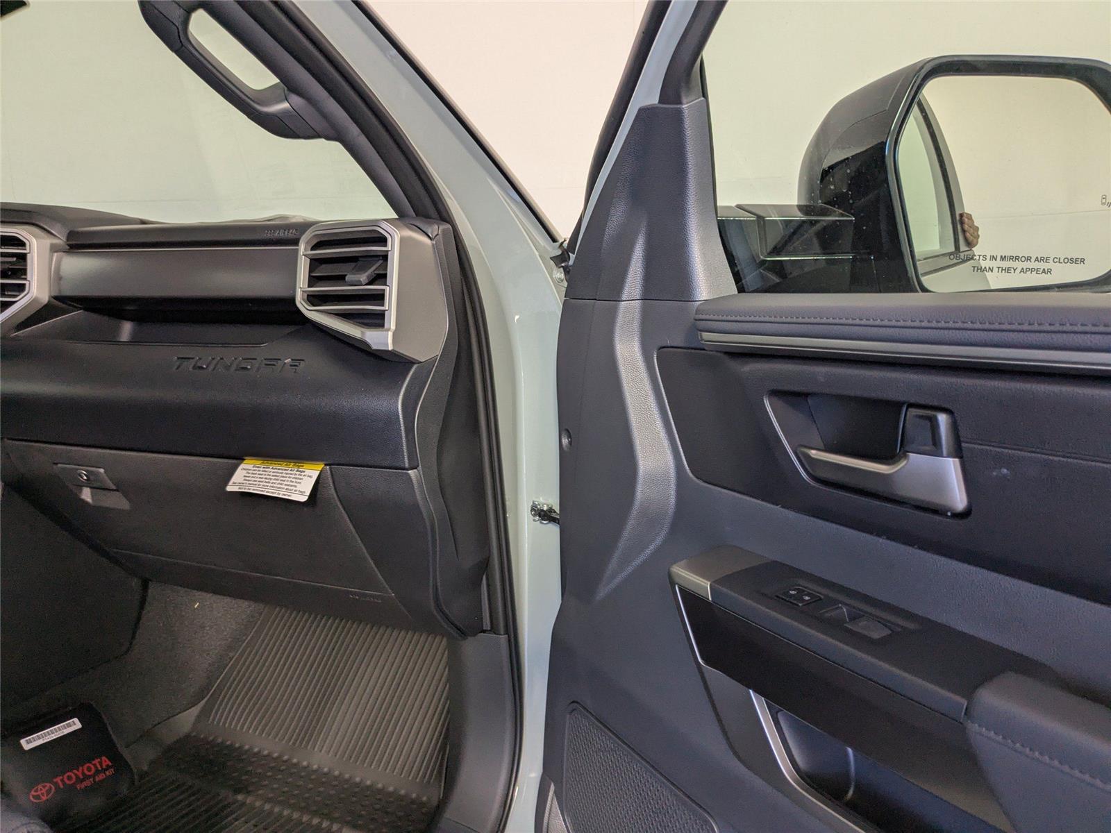 2025 Toyota Tundra SR5 CrewMax photo 3