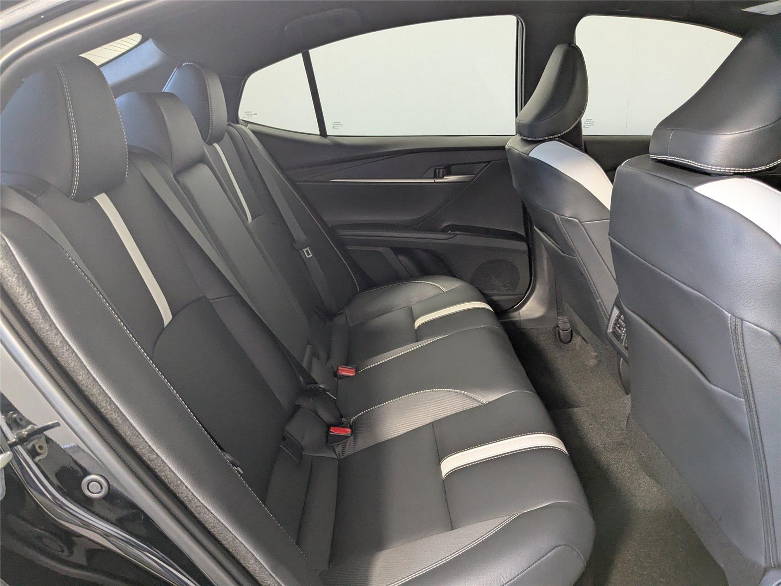 2025 Toyota Camry SE photo 2