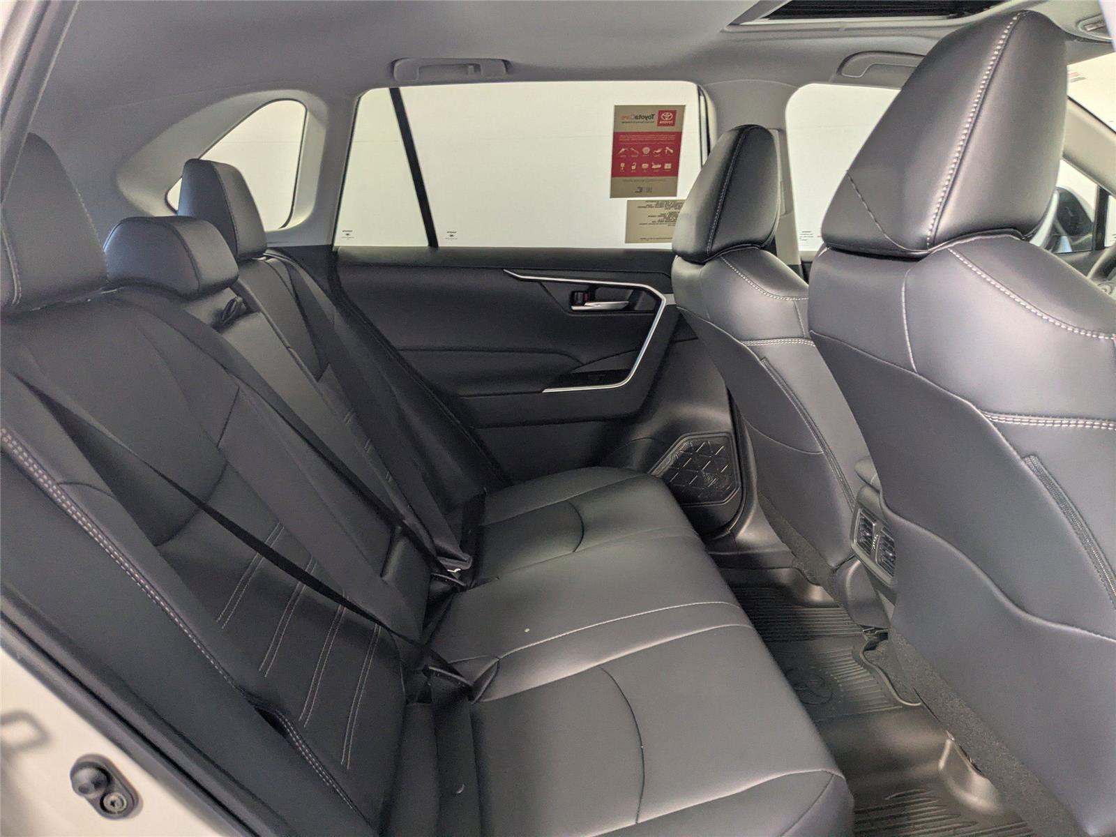 2025 Toyota RAV4 XLE Premium photo 3