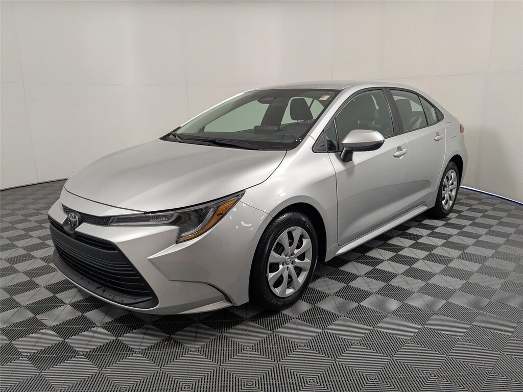 Used 2025 Toyota Corolla LE Sedan