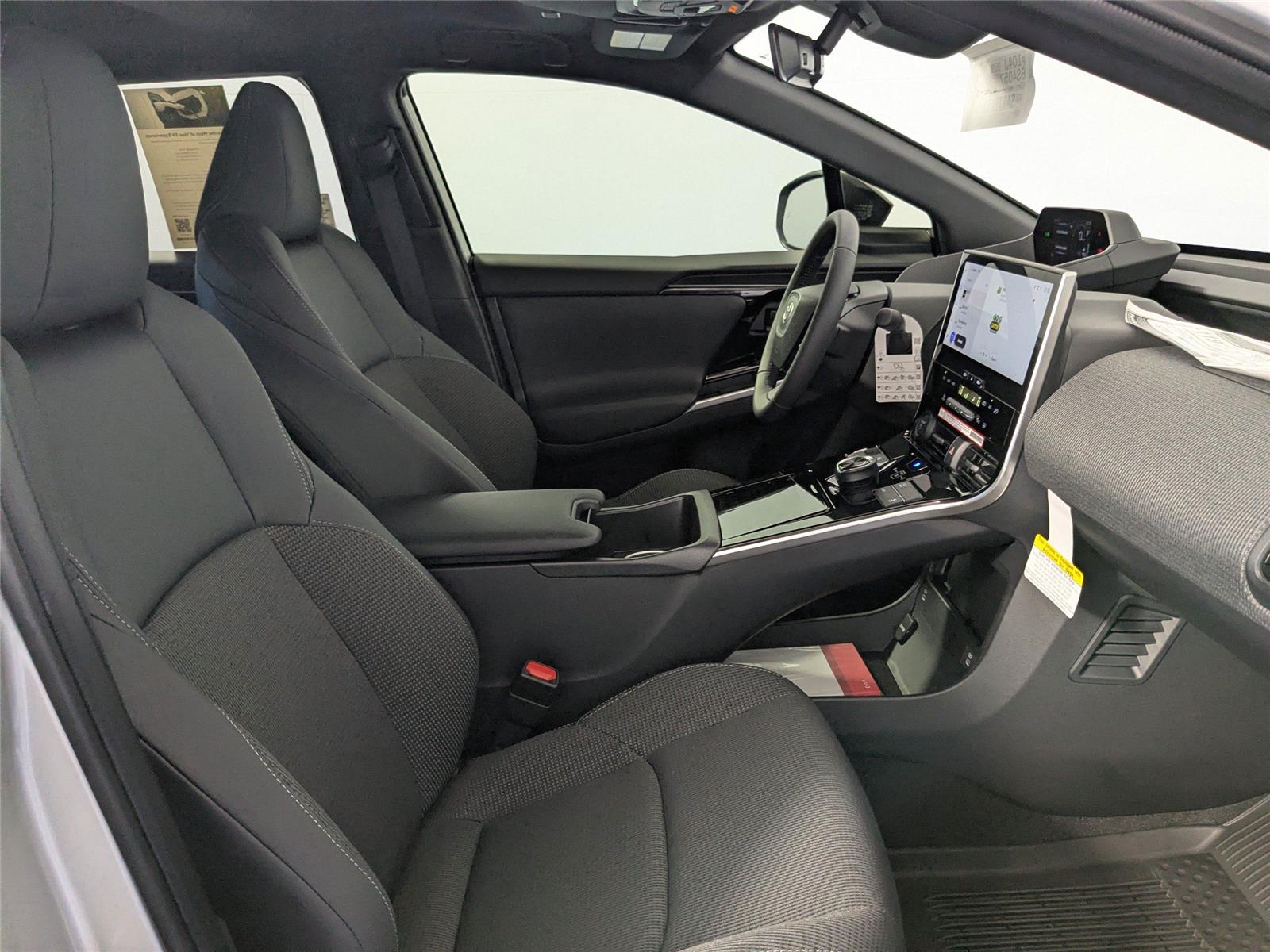 2025 Toyota bZ4X XLE photo 3