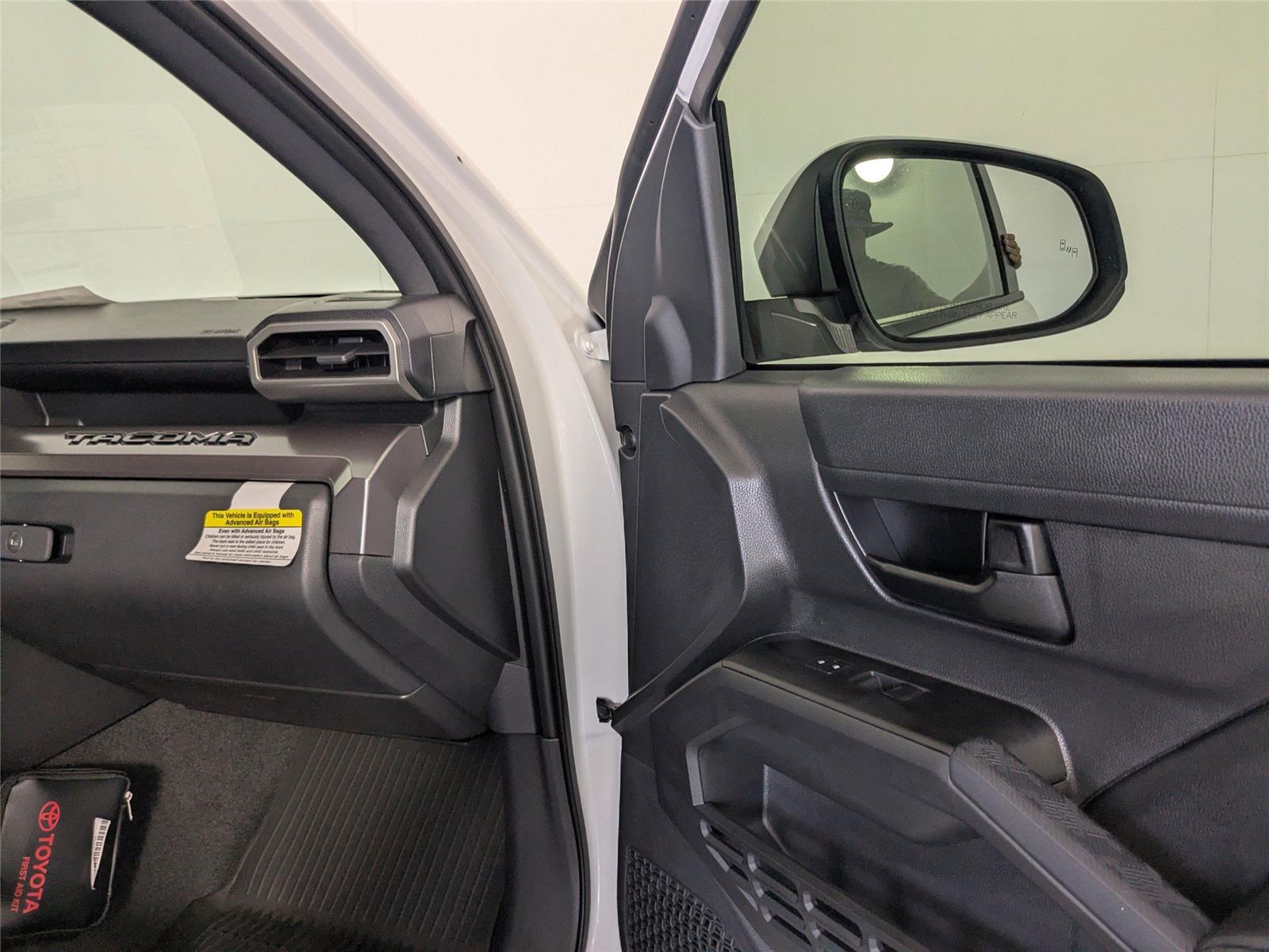 2025 Toyota Tacoma SR5 Double Cab photo 3