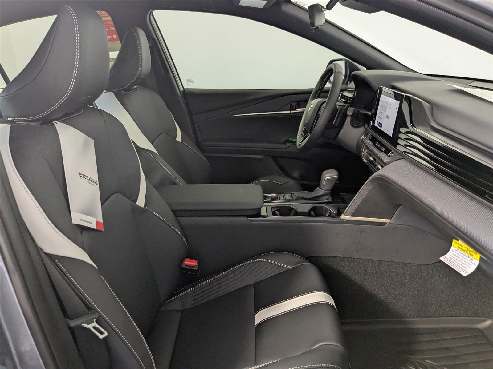 2026 Toyota Camry SE photo 3