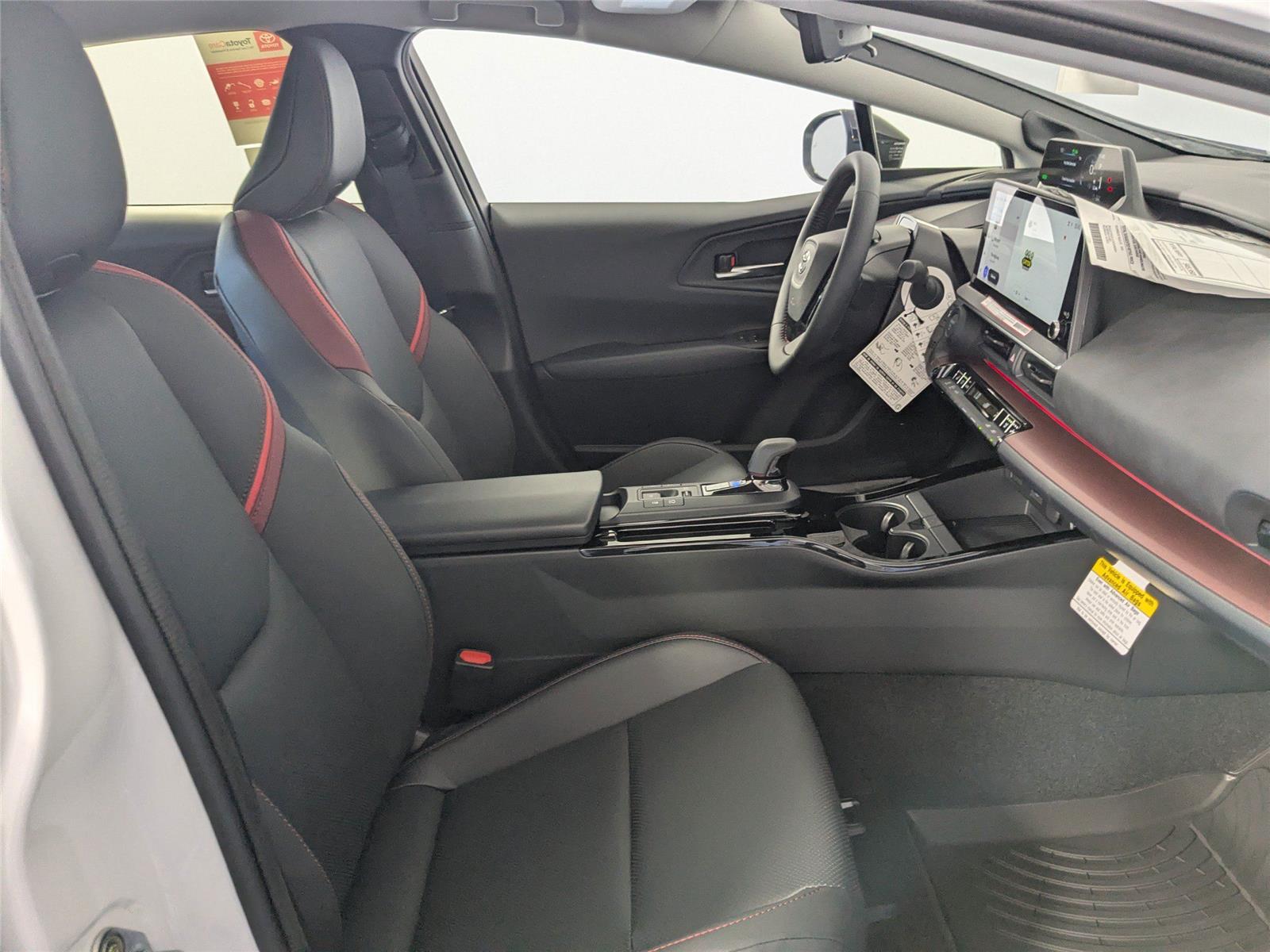 2026 Toyota Prius Plug-in Hybrid XSE Premium photo 3