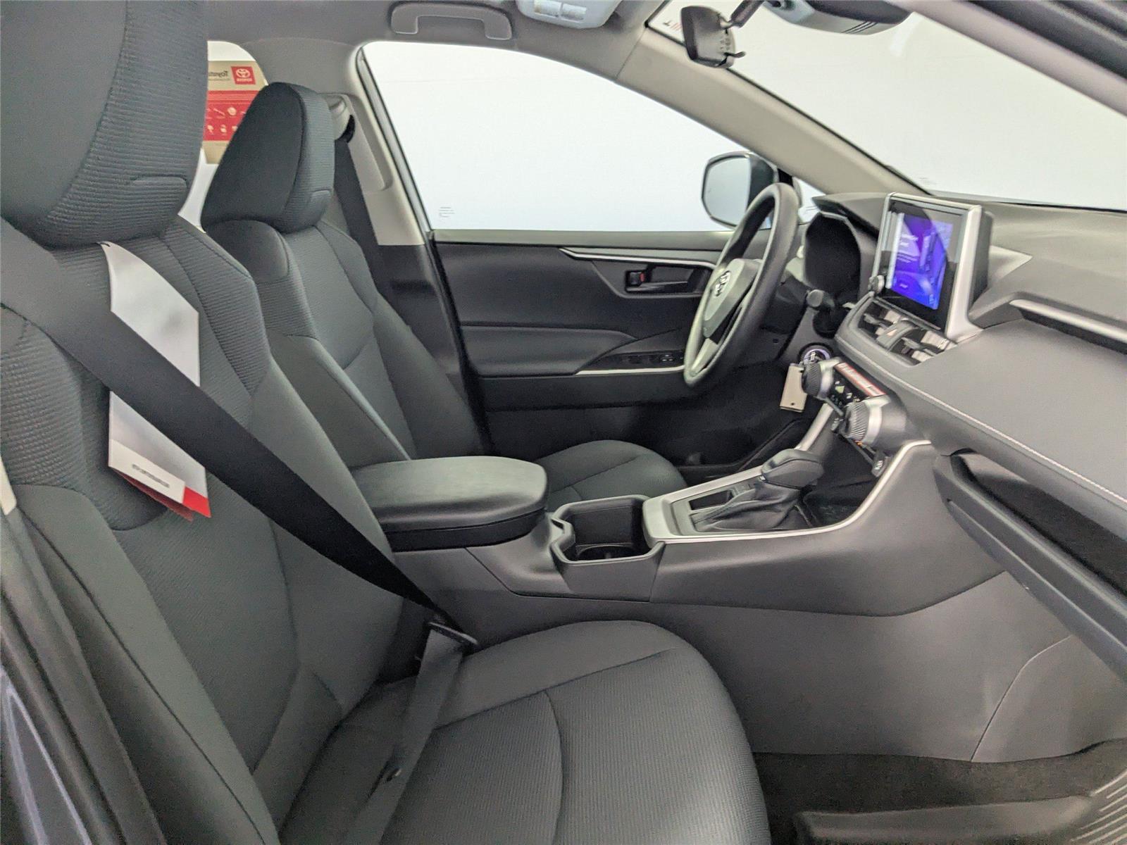 2025 Toyota RAV4 LE photo 2