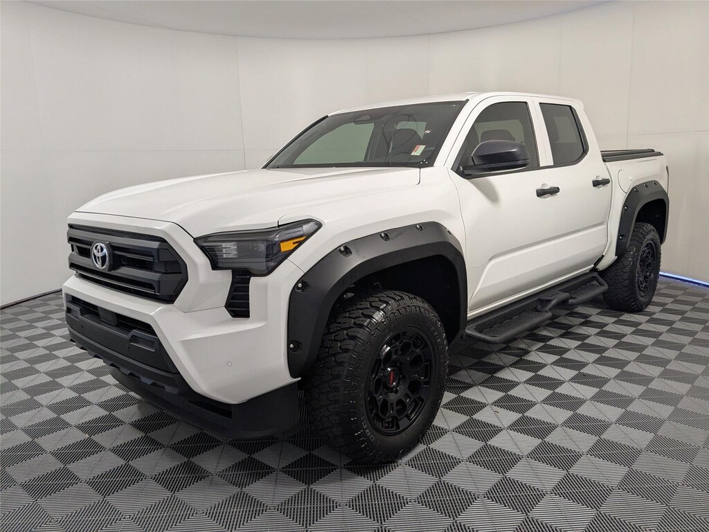 Used 2025 Toyota Tacoma SR Truck