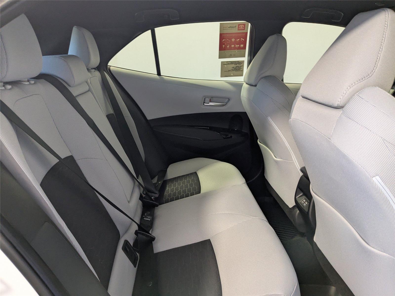 2025 Toyota Corolla SE photo 2