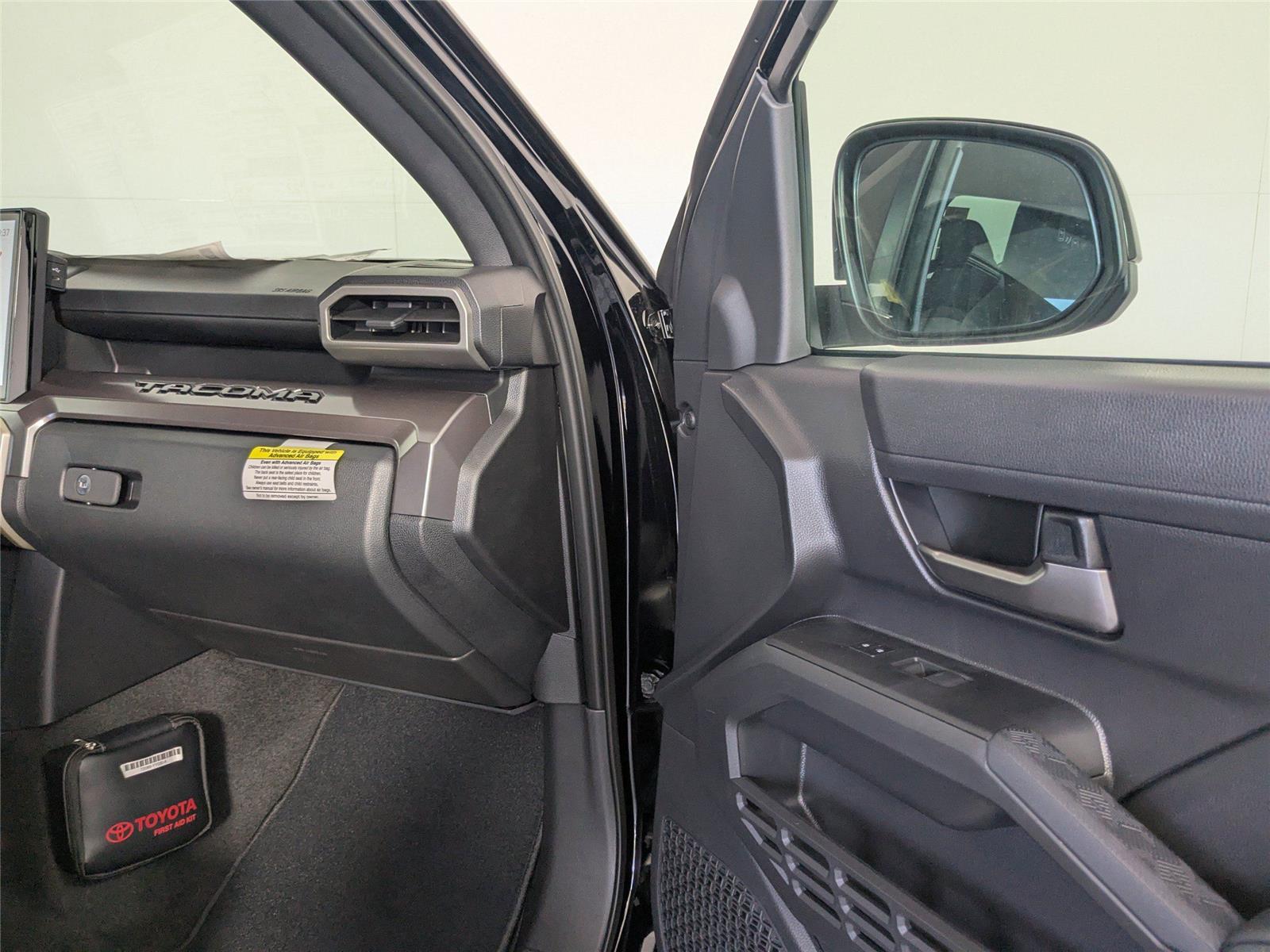 2025 Toyota Tacoma TRD photo 3