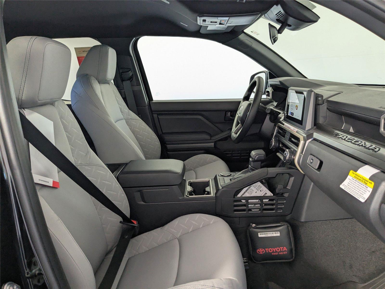 2025 Toyota Tacoma SR5 photo 3