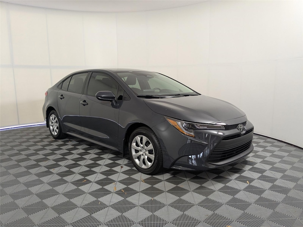 Used 2025 Toyota Corolla LE Sedan