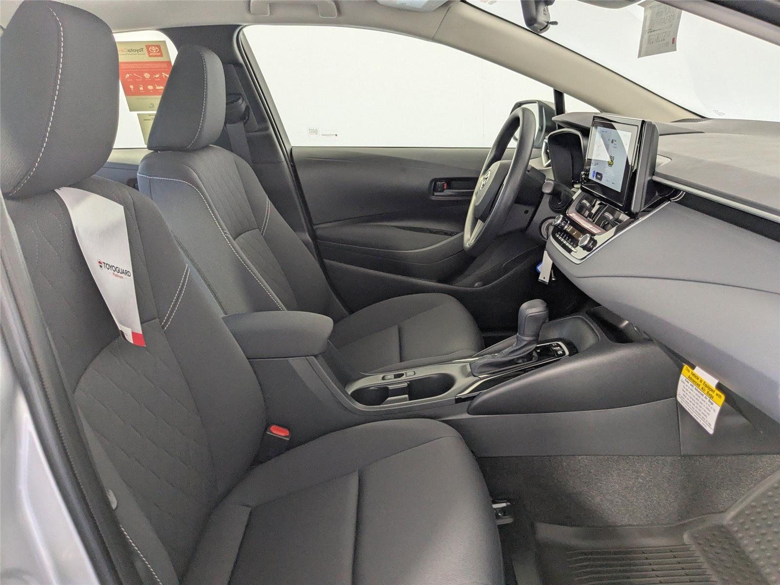 2025 Toyota Corolla Hybrid LE photo 3