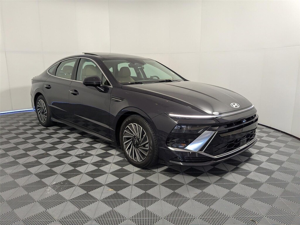 Used 2025 Hyundai Sonata Hybrid Limited Sedan