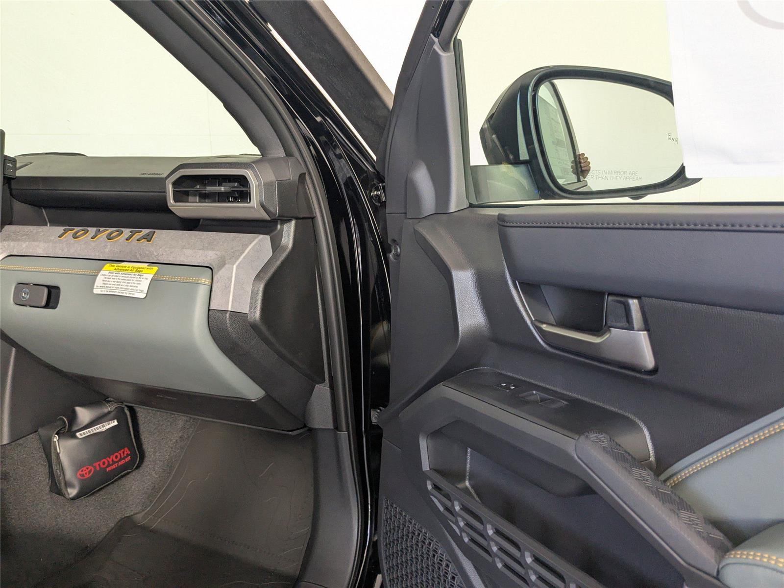 2025 Toyota Tacoma Trailhunter photo 3