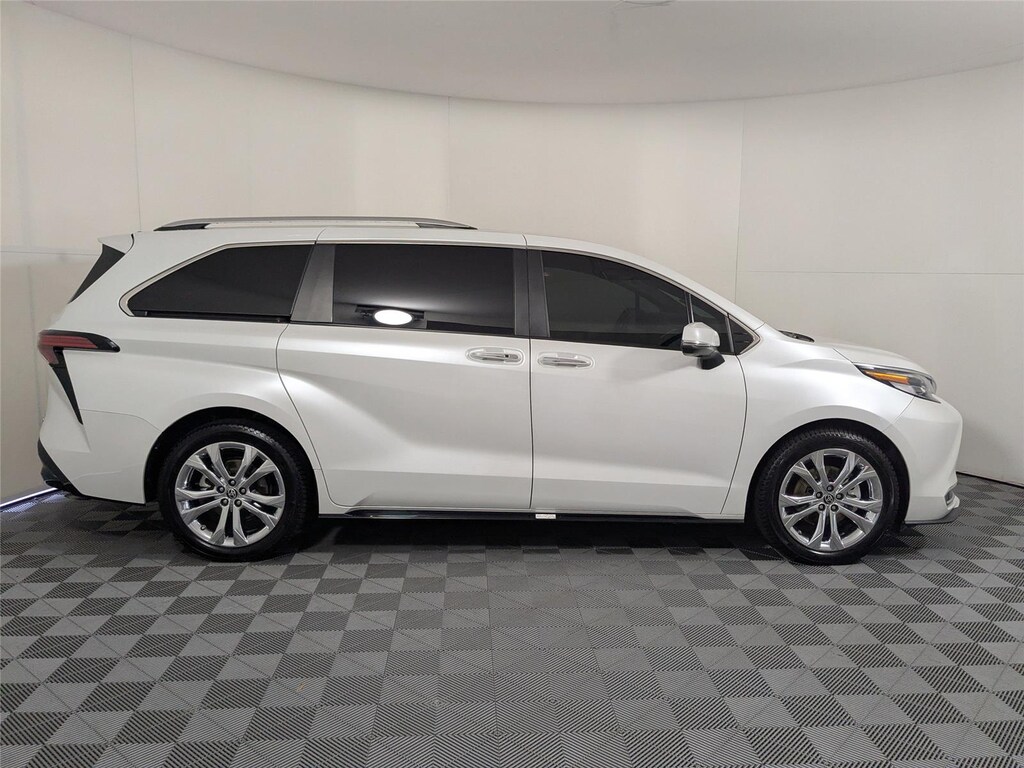 Certified 2022 Toyota Sienna Platinum Van