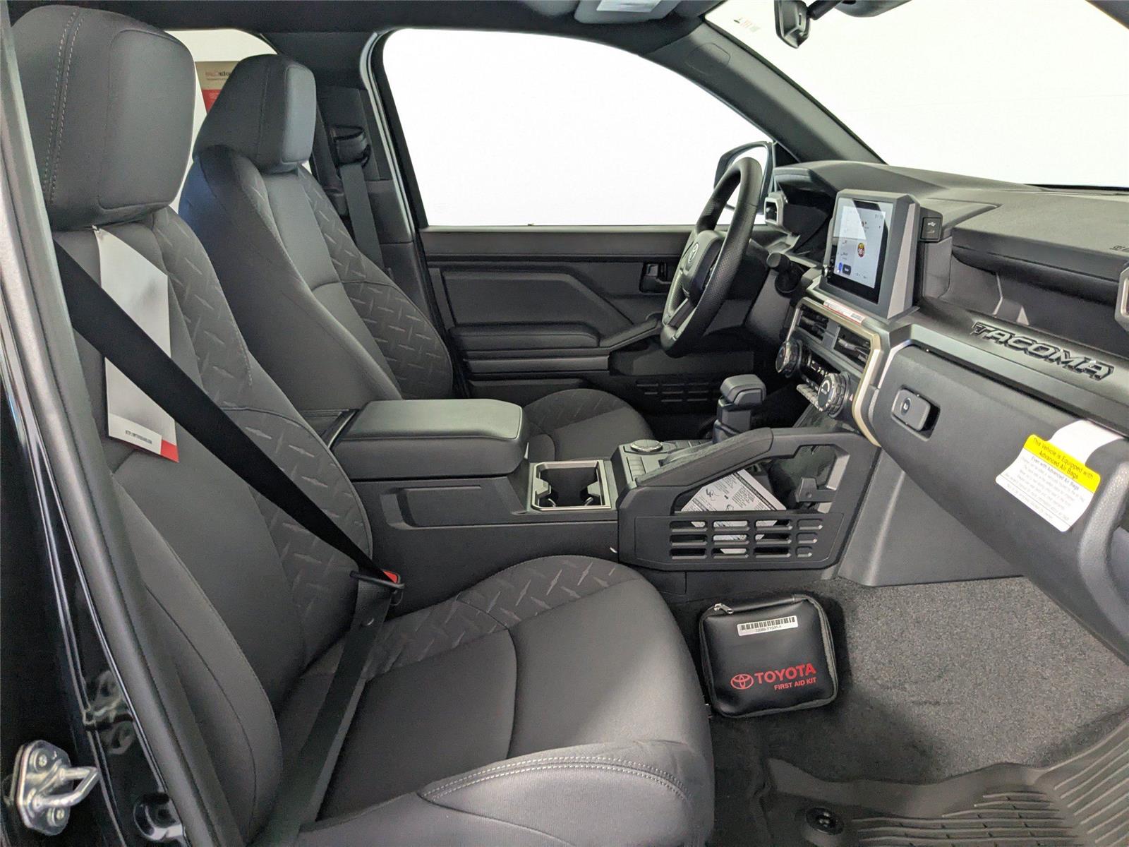 2025 Toyota Tacoma SR5 photo 3