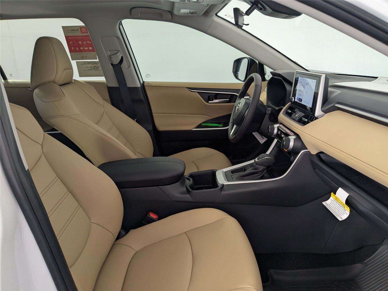 2025 Toyota RAV4 XLE Premium photo 2