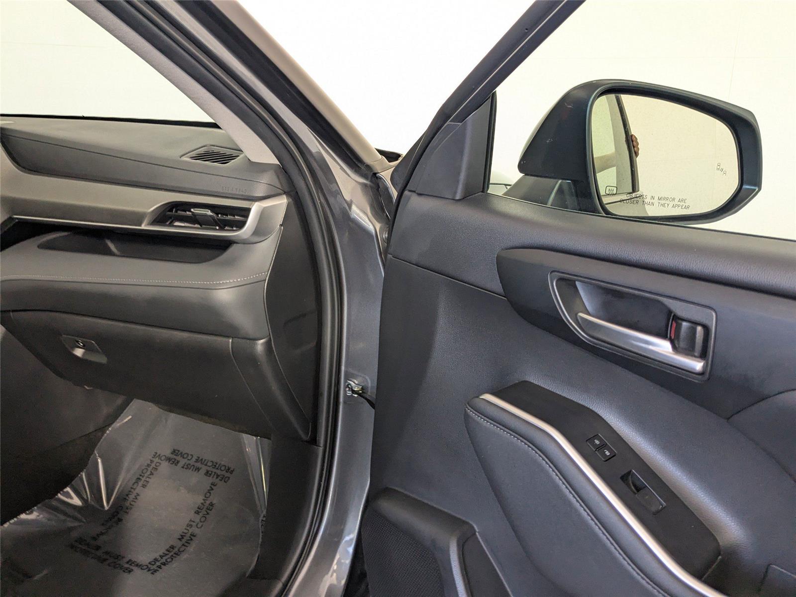 2024 Toyota Highlander XLE photo 3