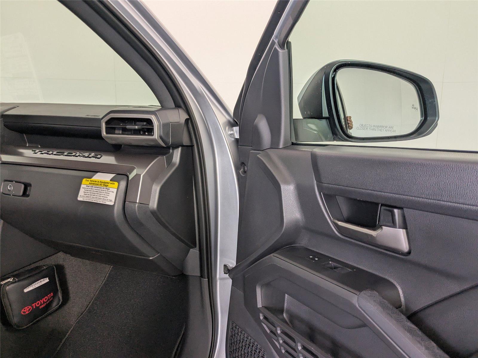 2025 Toyota Tacoma TRD photo 3