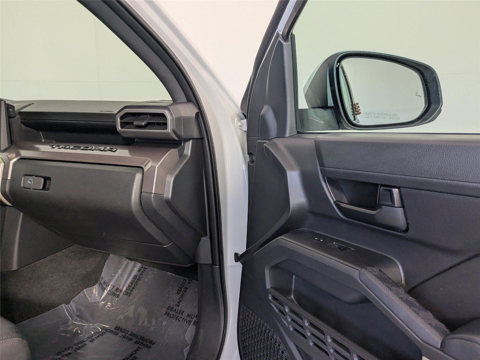 2024 Toyota Tacoma SR5 photo 4