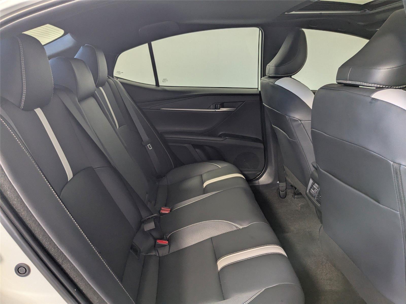 2025 Toyota Camry SE photo 2