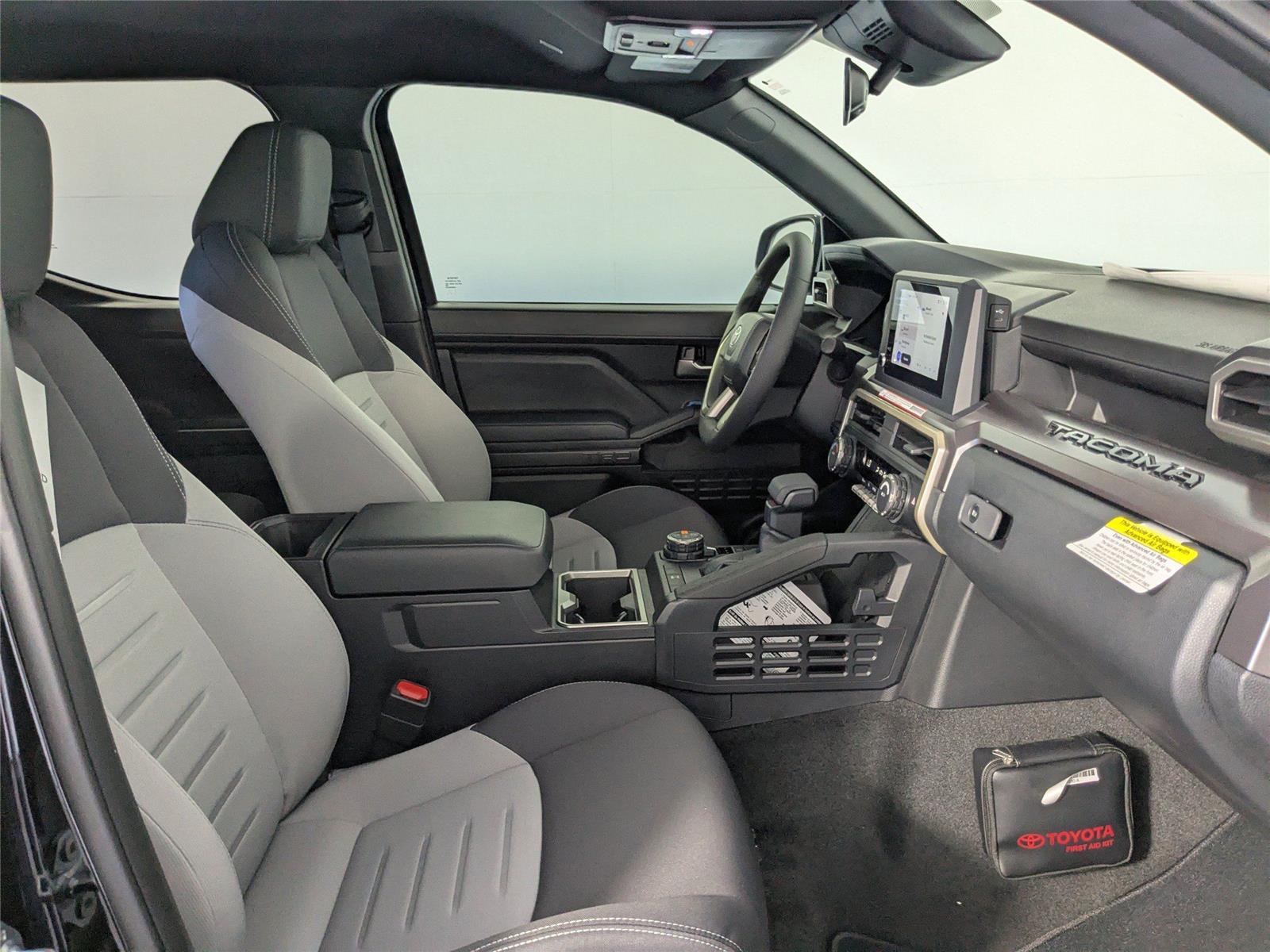 2025 Toyota Tacoma TRD Off-Road Double Cab photo 3