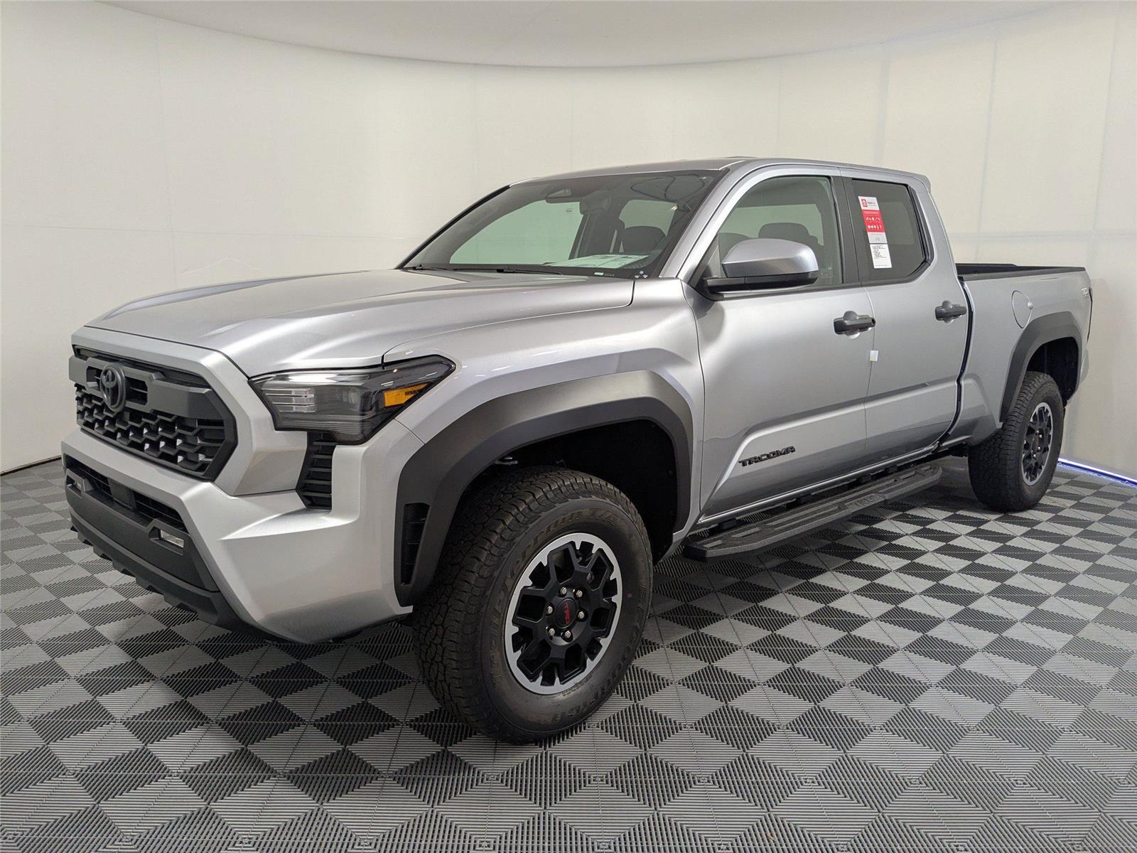 2025 Toyota Tacoma TRD photo 2