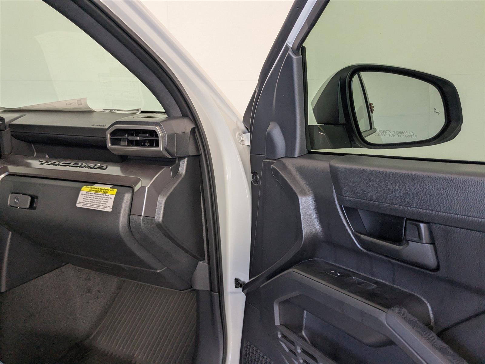 2025 Toyota Tacoma SR5 Double Cab photo 3