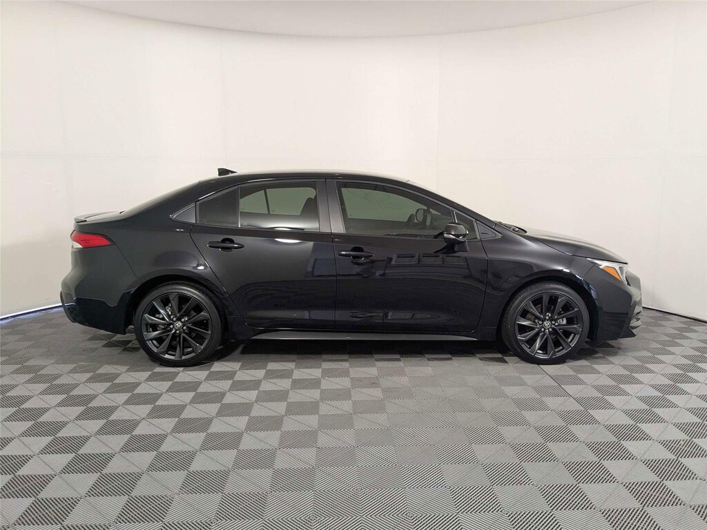 Used 2024 Toyota Corolla SE Sedan