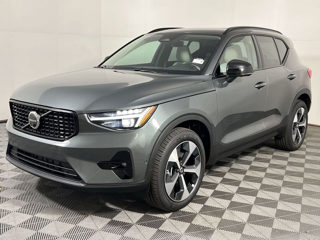 New 2026 Volvo XC40 B5 Plus SUV