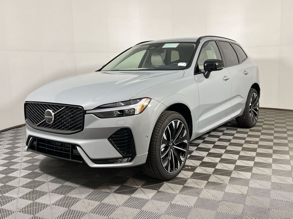 2026 Volvo XC60 B5 photo 4