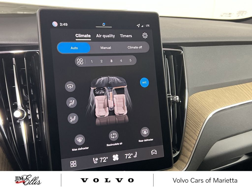 2026 Volvo XC60 Plus - Photo 13