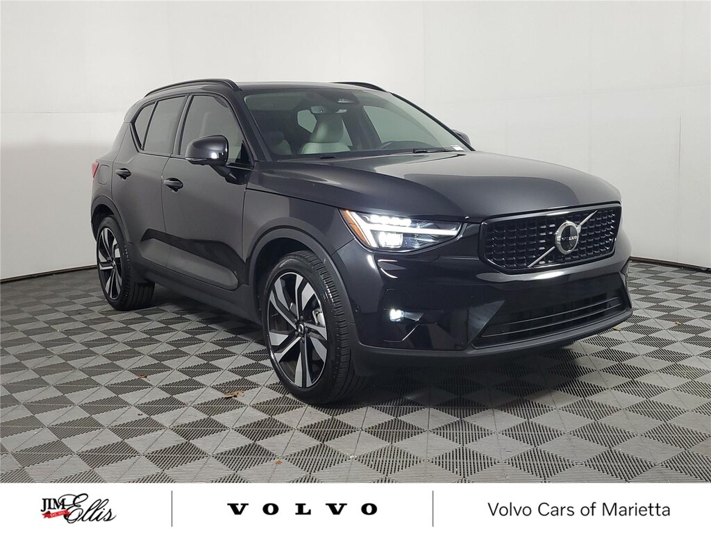 Used 2025 Volvo XC40 B5 Ultra Dark Theme SUV