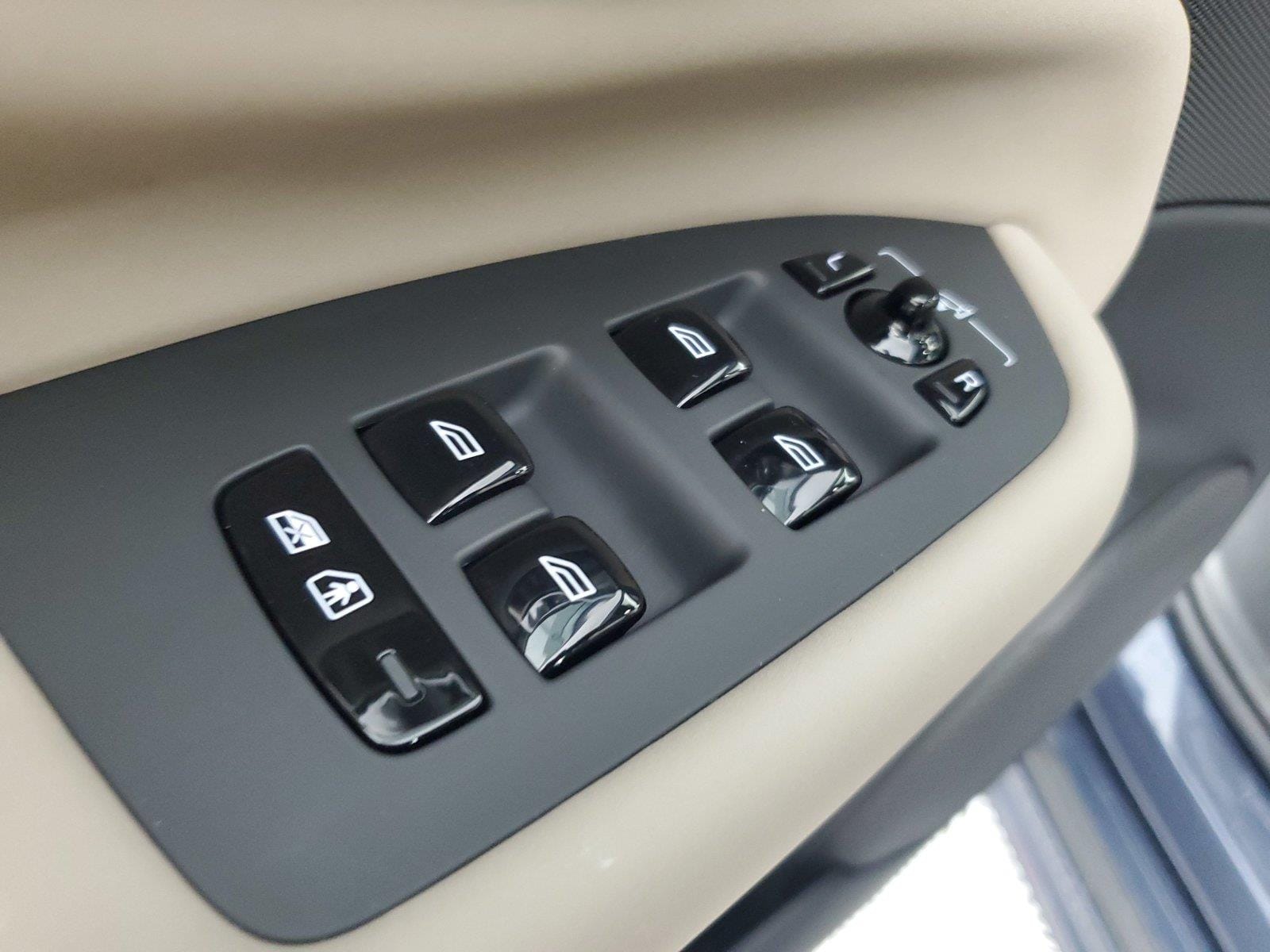 2026 Volvo XC90 Plus - Photo 20