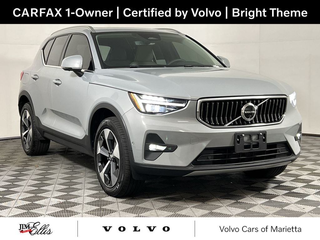2024 Volvo XC40 Plus's photo