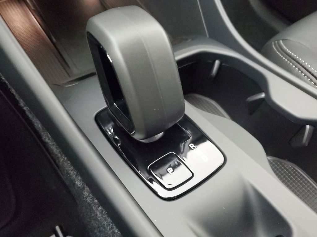 2026 Volvo XC40 Core - Photo 34