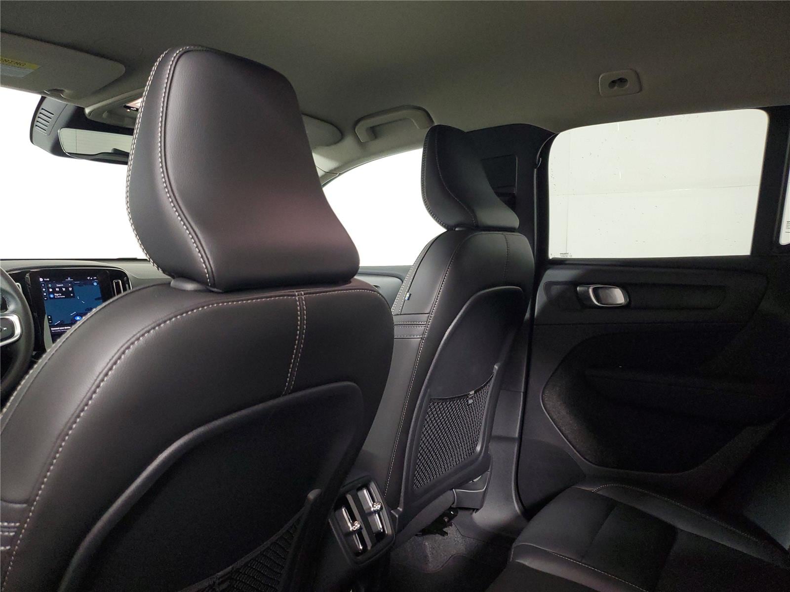 2026 Volvo XC40 Core - Photo 14
