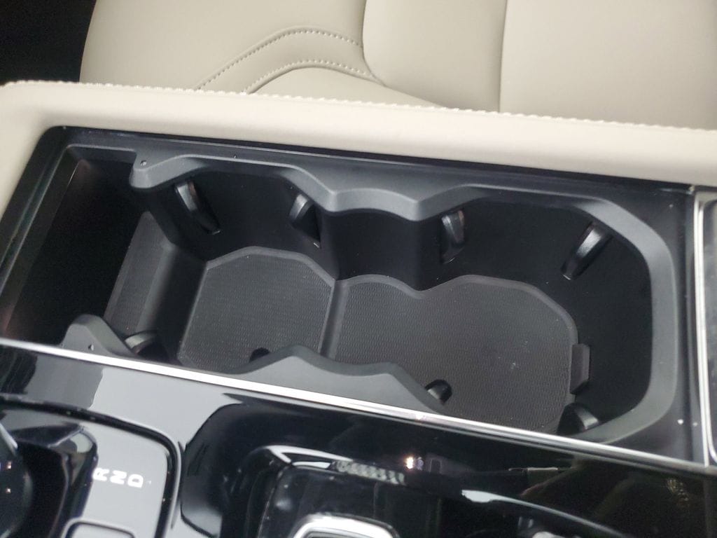 2025 Volvo XC90 Core - Photo 33