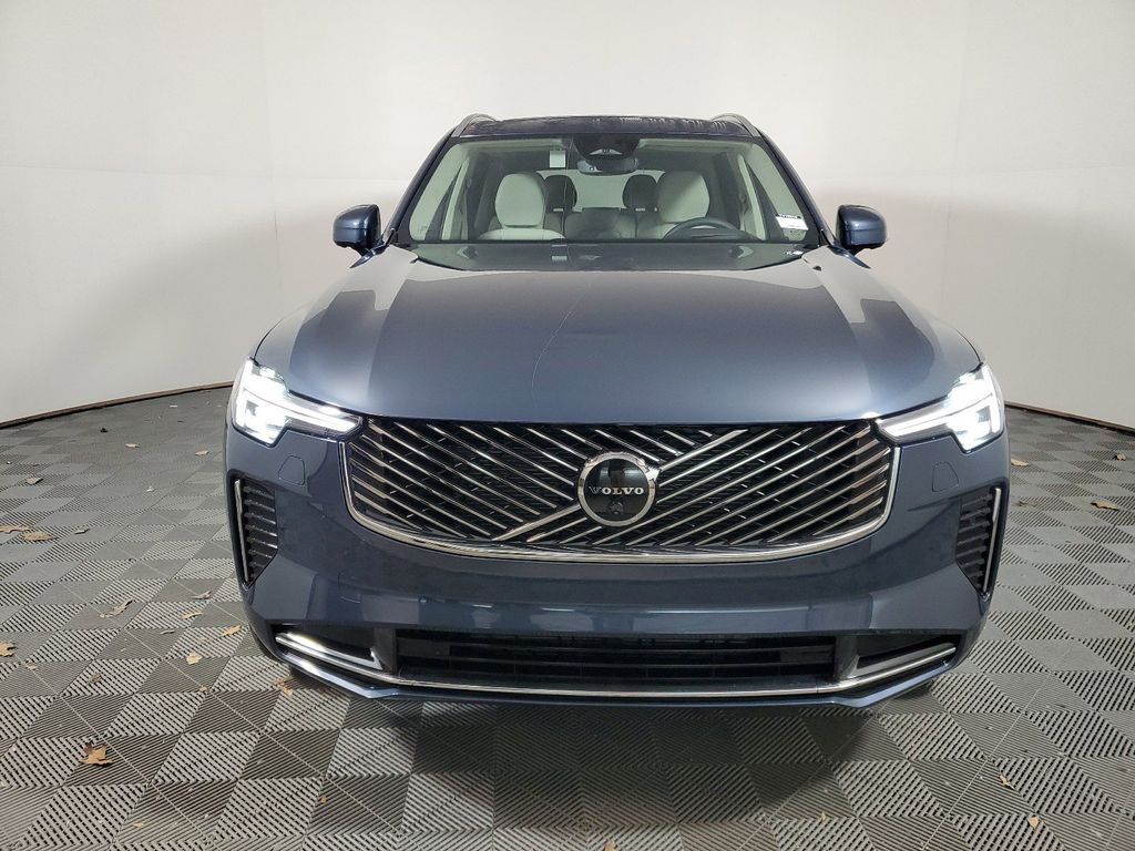 2025 Volvo XC90 photo 2
