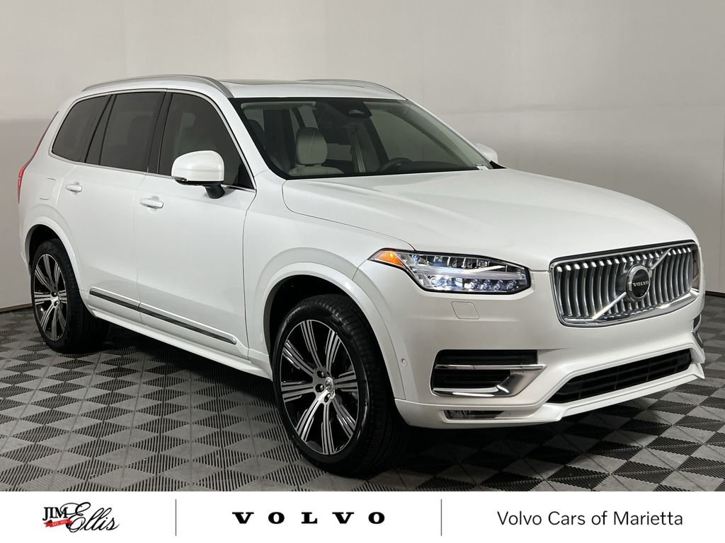 2024 Volvo XC90 B5 Plus photo 2