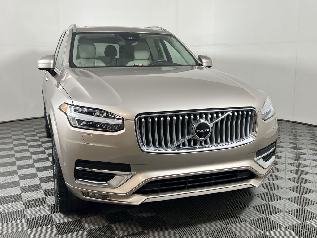 2024 Volvo XC90 Plus photo 3